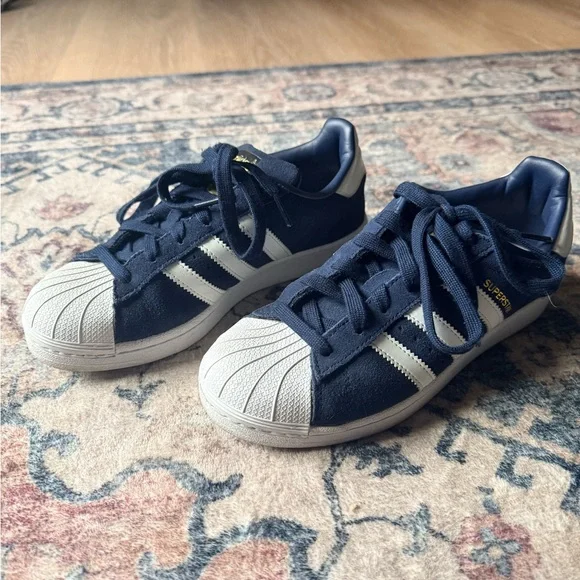 RARE Adidas Superstars - Picture 2 of 5